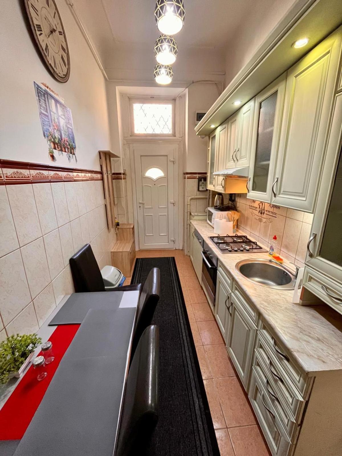 Kalvaria With Balcony, Free Parking And Ac Budapesta Exterior foto