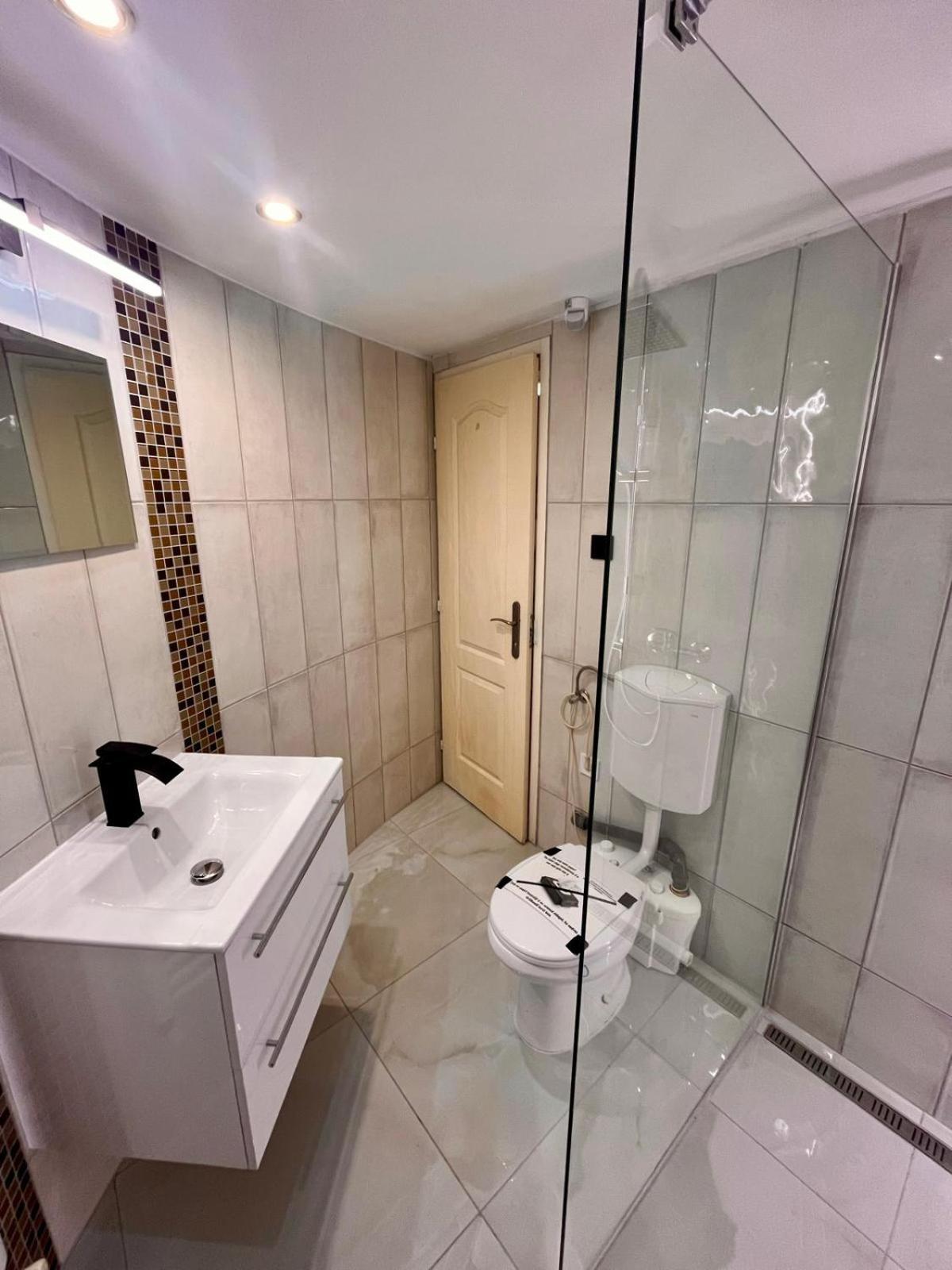 Kalvaria With Balcony, Free Parking And Ac Budapesta Exterior foto