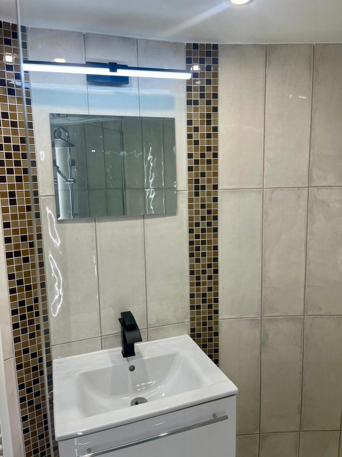 Kalvaria With Balcony, Free Parking And Ac Budapesta Exterior foto